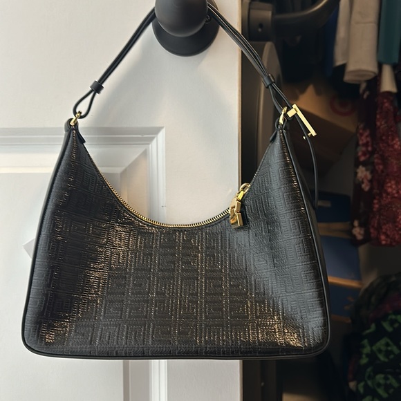GIVENCHY Small Hobo Bag Black - Picture 3 of 9